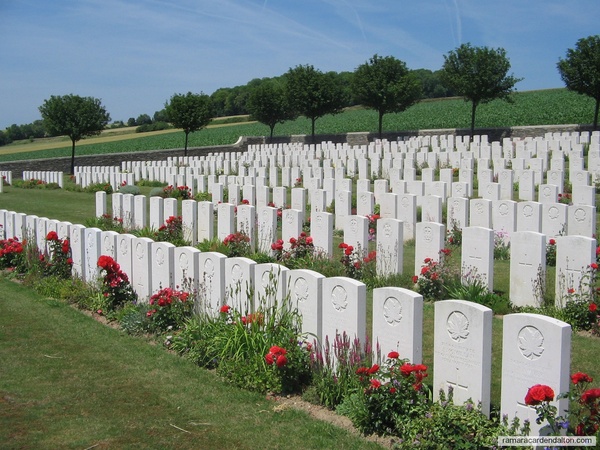 Robert E. JUFFS / Hangard Communal Cemetery, Somme, France