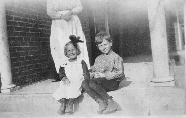 Marcella (Harrington) Heitzner, 7; Hassett Heitzner, 9. about 1912