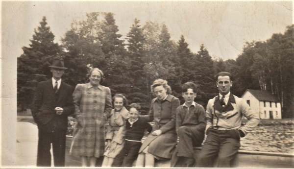 Murphy family stopped on Lake Rosseau, en route to Nobel, ON , 1941 Corcelli collection